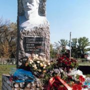 Памятник Генриху Семирадскому в пгт. Печенеги