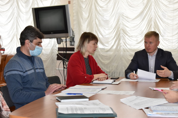 В СЕЛИЩНІЙ РАДІ ВІДБУЛАСЯ РОБОЧА НАРАДА З ПИТАНЬ МЕДИЦИНИ