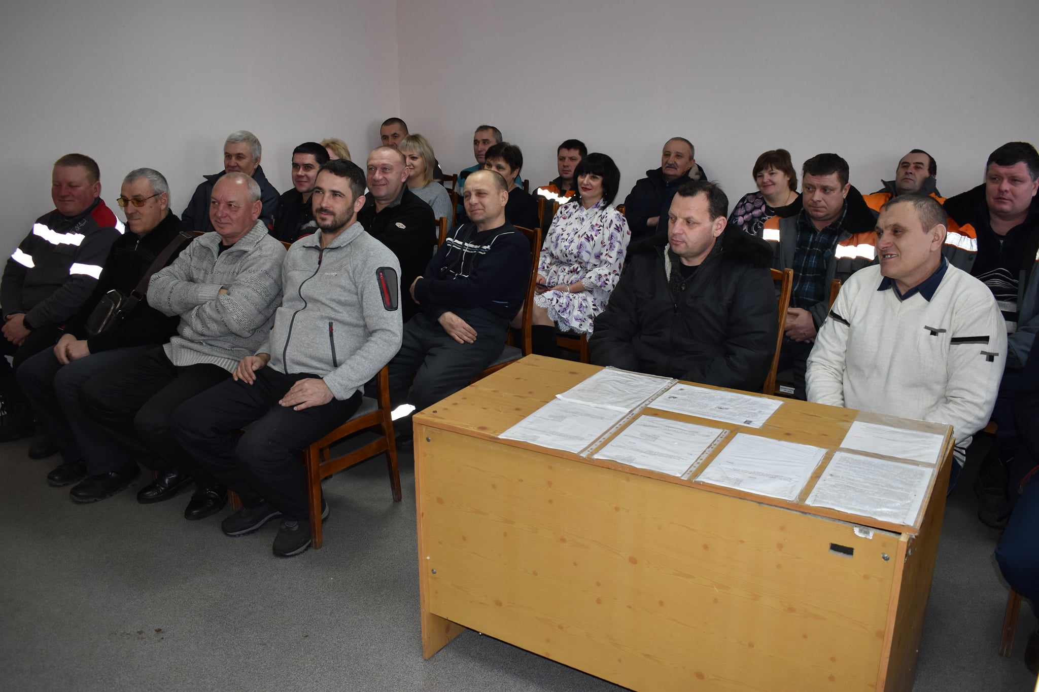 Селищний голова Олександр Гусаров привітав з професійним святом колективи енергетиків Печеніжчини